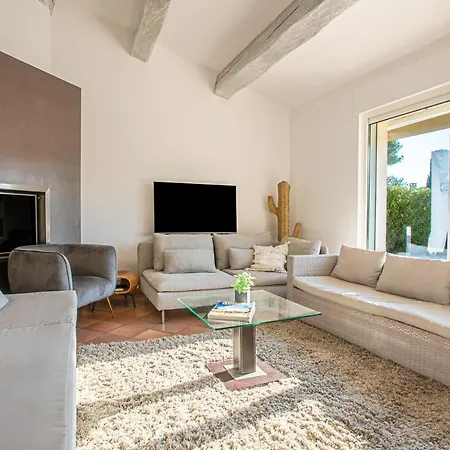Paulesa Villa *